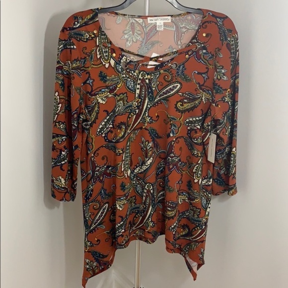 LAST ONE AVAILABLE - New Plus Size Women's Handkerchief Paisley Top Size 1X - Picture 1 of 11